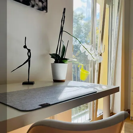 Homestay Schoenes Und Ruhiges Mit Franzoesischem Balkon Munich